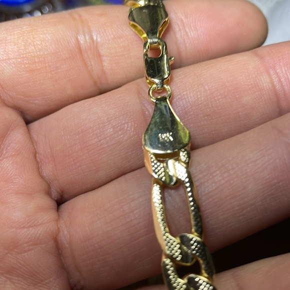 Gold Figaro Chain NEW 18k stamped Gold overlay necklace 43.39grams total weight - Picture 5 of 6